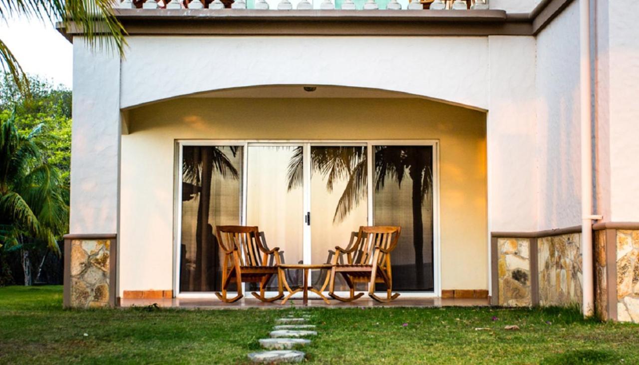 Villas Iguana A-13 Beachfront Condo エクステリア 写真